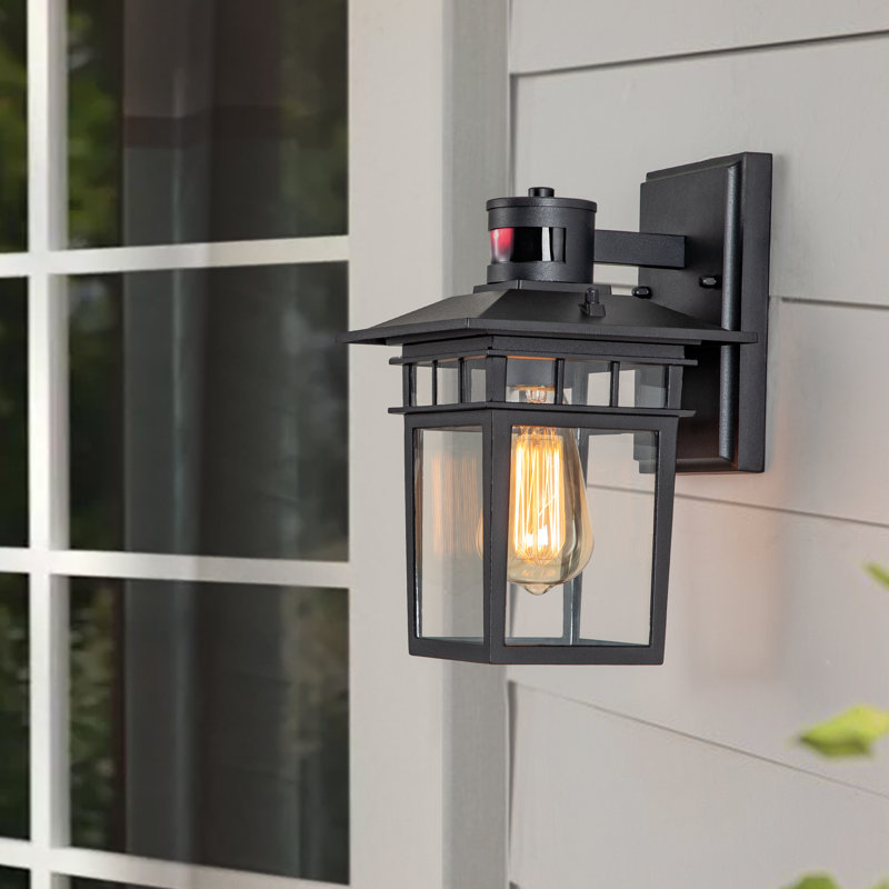 Wessels Wall Light
