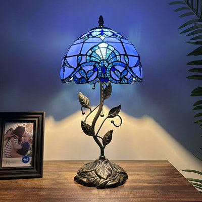 Lampe de table Hillsville Tiffany Vitrail bleu de style baroque lavande incluse Ampoule DEL l 10 po x P 10 po x H 20 po