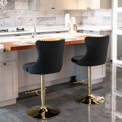 Velours pivotant noir confortable et moderne noir avec siège réglable en hauteur de 25 à 33 pouces, dossier de tabourets de bar, de 2 pour pub et îlot de cuisine relaxant, pivotant,