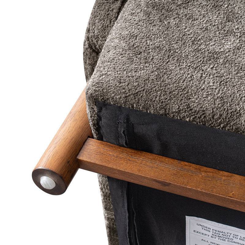 Fauteuil d'appoint Bronte en chenille de style moderne du milieu du siècle, avec accoudoirs encastrés, dossier fixe et pieds en bois d'hévéa et de noyer.