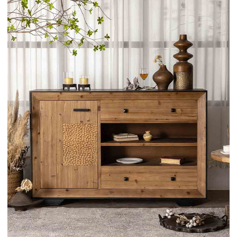 Buffet en bois massif patiné de style Wabi-sabi