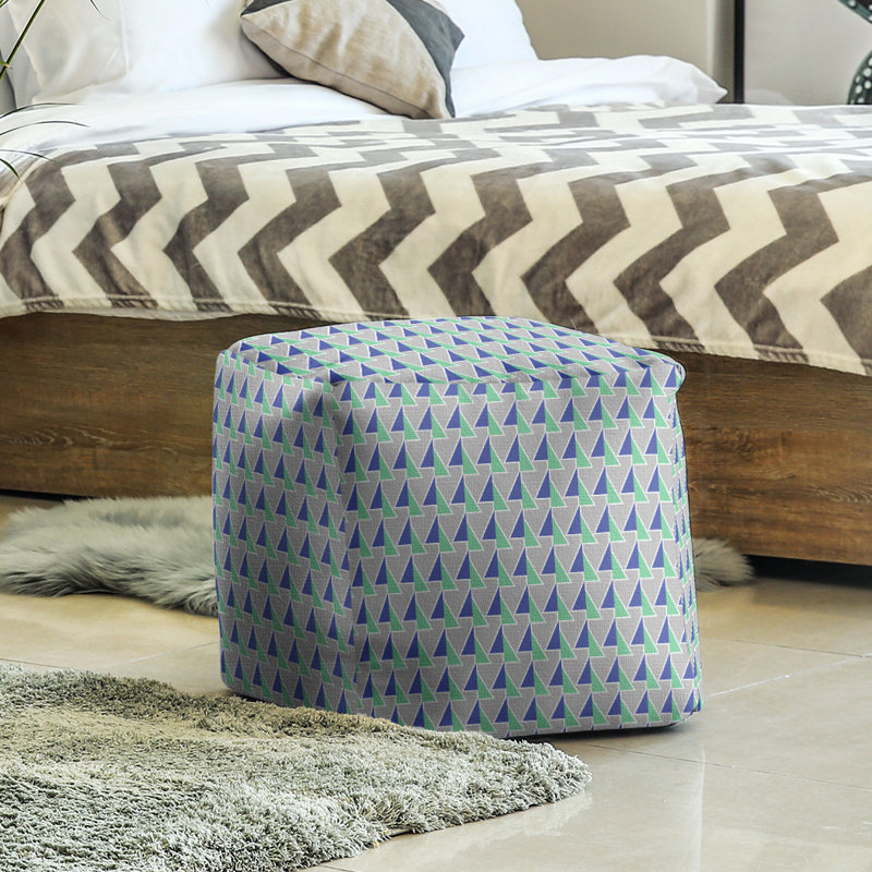 Repose-pieds cube à motif shifted arrows, Vert / bleu, H 18 po x l 18 po x P 18 po