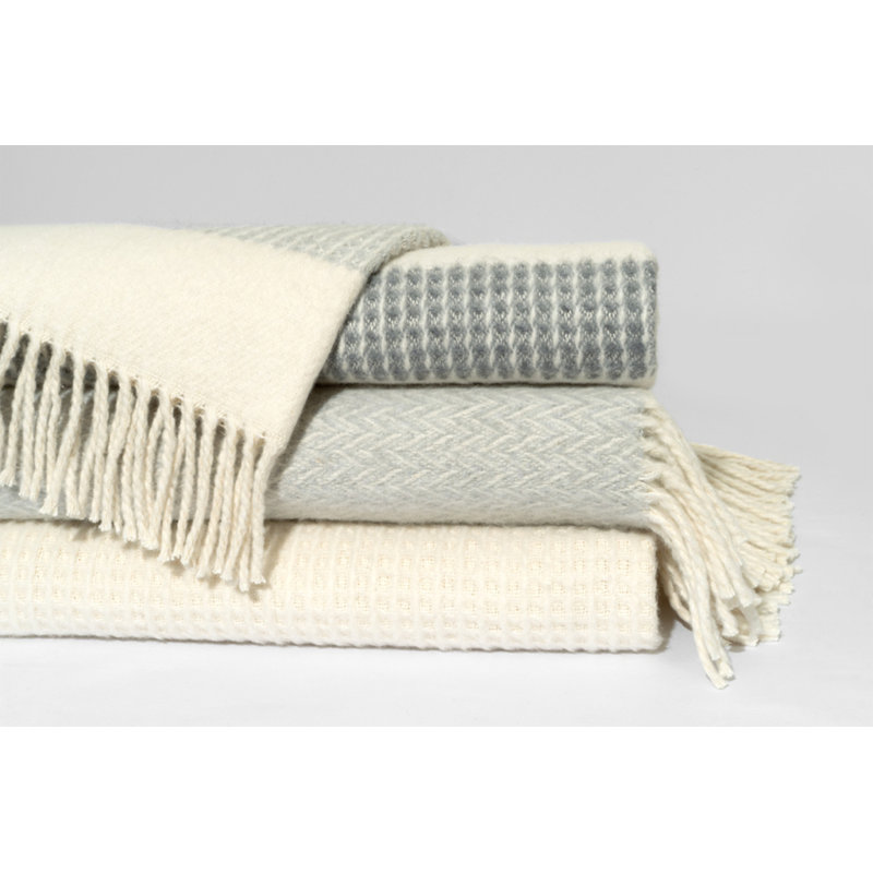 Judith Throw Blanket, Ivovy