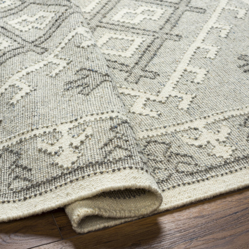 Saber Wool Southwestern Indoor Rug, Rectangle 2' x 3'