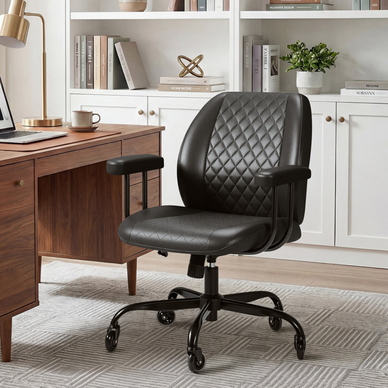 Chaise de bureau ergonomique Mid-Century moderne en cuir noir avec hauteur réglable, soutien lombaire, roulettes en caoutchouc et accoudoirs rembourrés