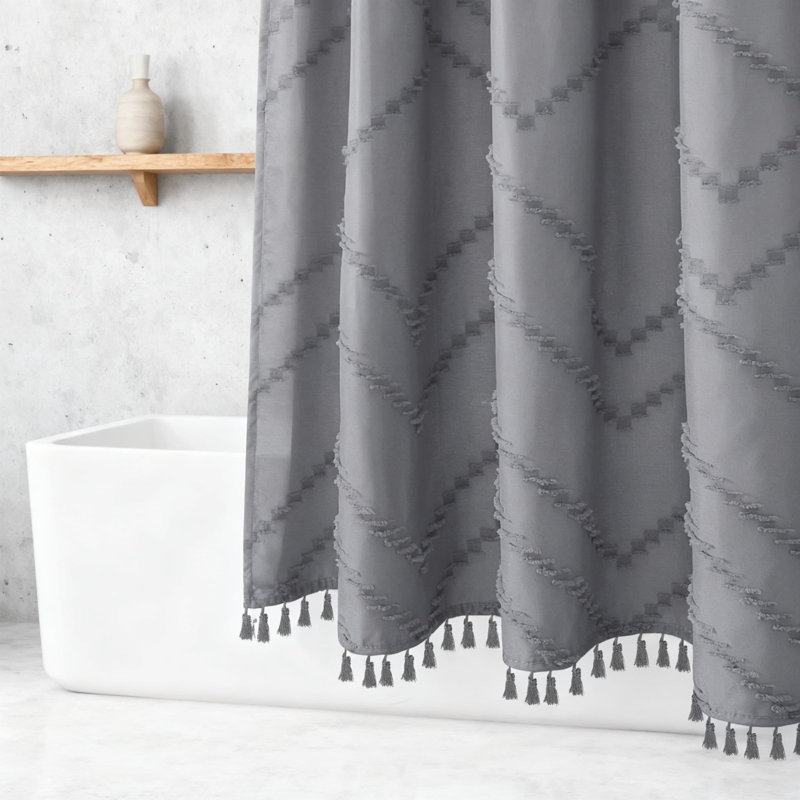 Tissu de rideau de douche en tissu texturé à motif de chevron texturé et imperméable avec pompons, Gris