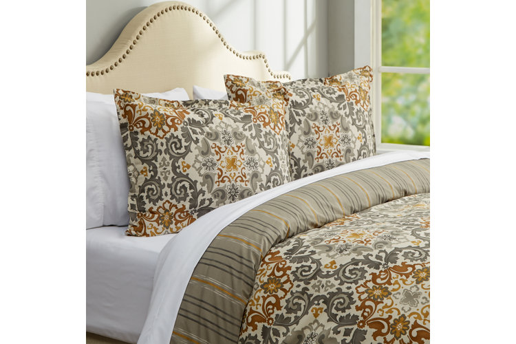 Kaleb Reversible Comforter Set