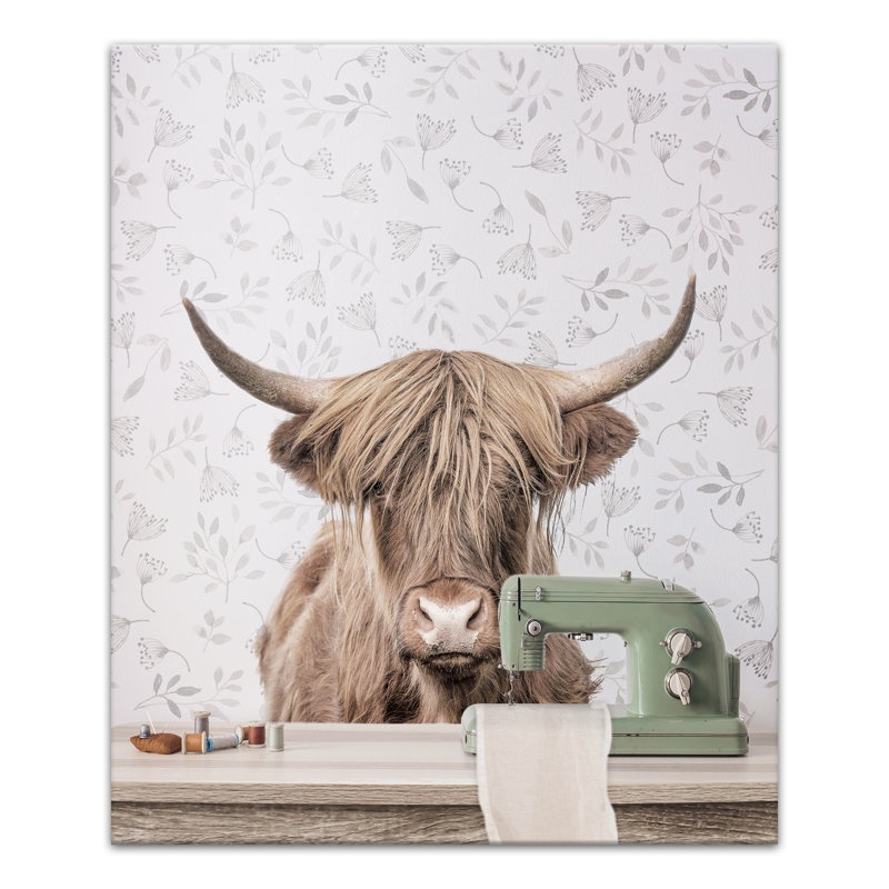 Vache au bureau, impression sur toile, H 24 po x l 20 po