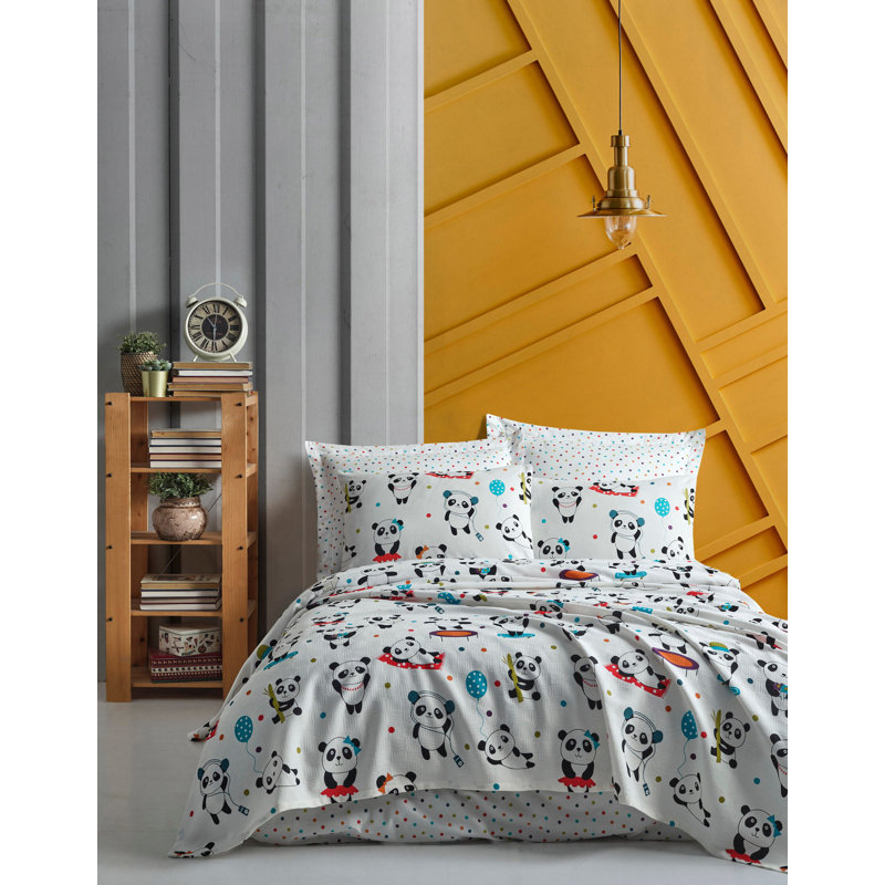 Odegaard Cotton Wildlife Quilt with Pillowcases, 240 x 220 cm Quilt + 2 Standard Pillowcases