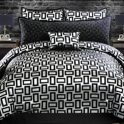 Kacy Comforter Set