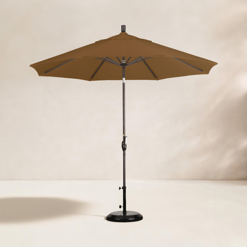 Parasol de marché 9 pi Iuka, Sunbrella® teck bruyère