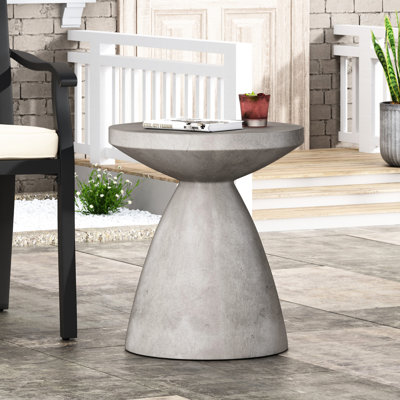 Table de bout en béton léger pour les espaces extérieurs - Élément de meuble moderne