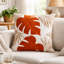 Coussin décoratif Lefy, motif de feuilles d'automne orange sur velours blanc, carré de 20 pouces-122359224