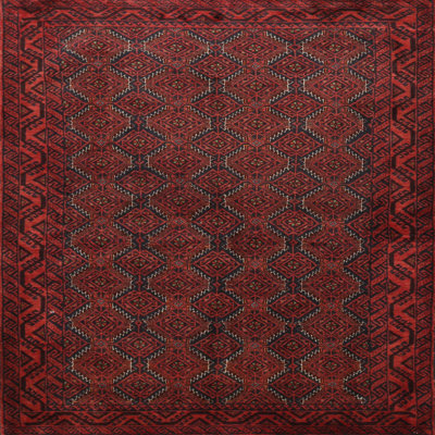 Tapis brun/noir traditionnel