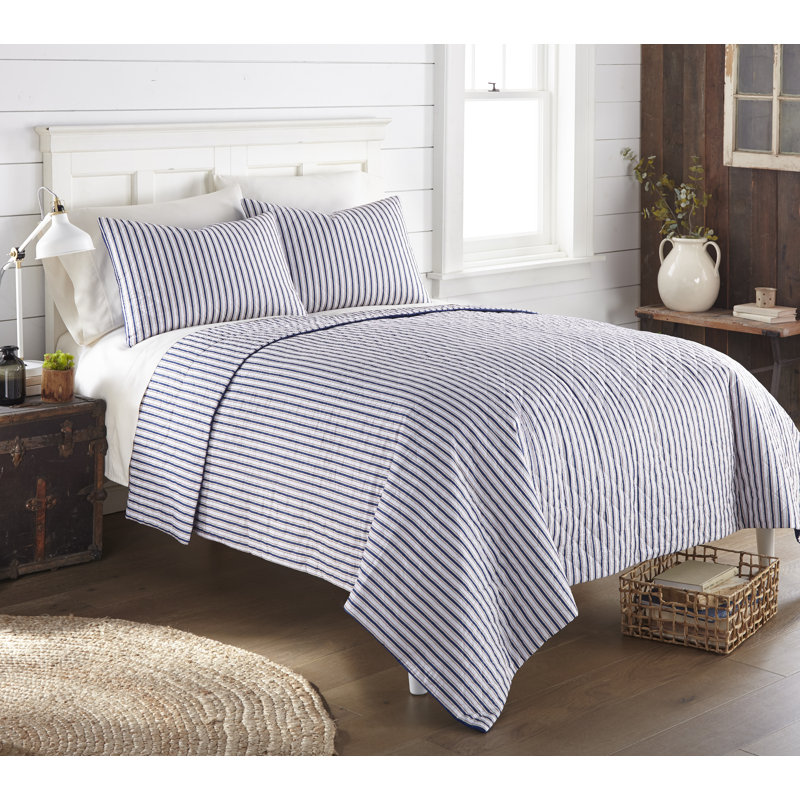 Twin Americana Stripe Reversible Seersucker Quilt Set