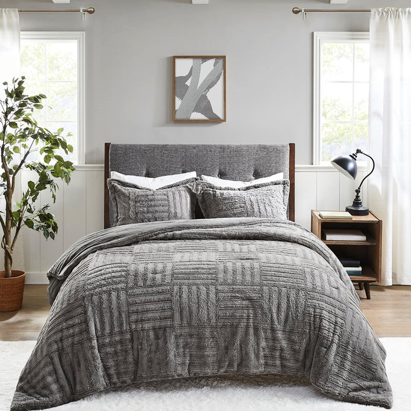 Édredon gris en fausse fourrure pour très grand / très grand lit avec texture en damier et duvet synthétique lavable à la machine