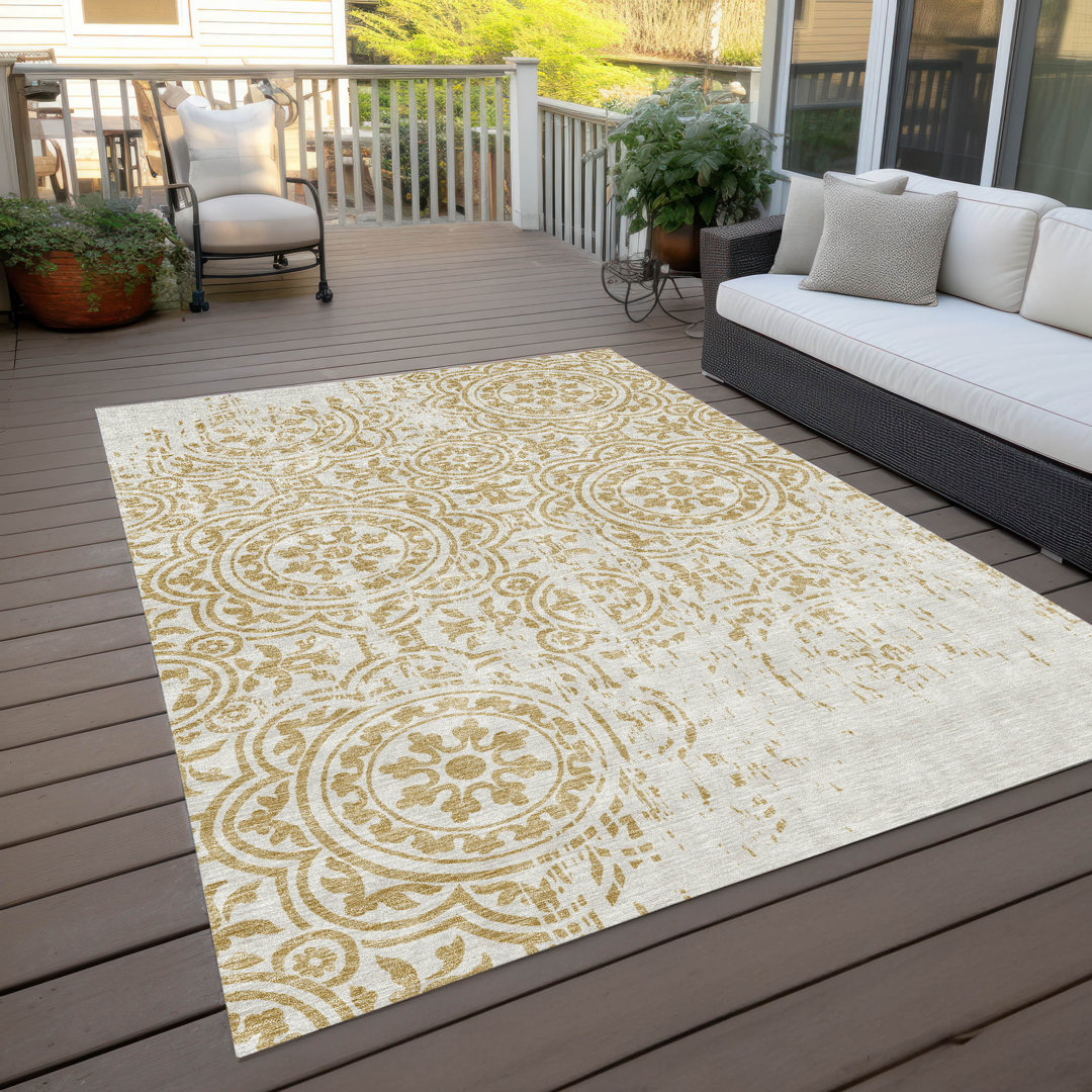 Lamanna Washable Oriental Indoor / Outdoor Rug Langley Street® Rug 