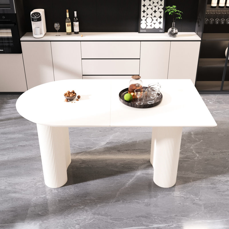 Table de salle à manger moderne de style industriel, couleur crème, 160 cm (63 pouces), avec côtés irréguliers, configuration de 4 à 8 couverts, surface texturée douce, idéale pour les repas de famille, fini lisse, facile à assembler