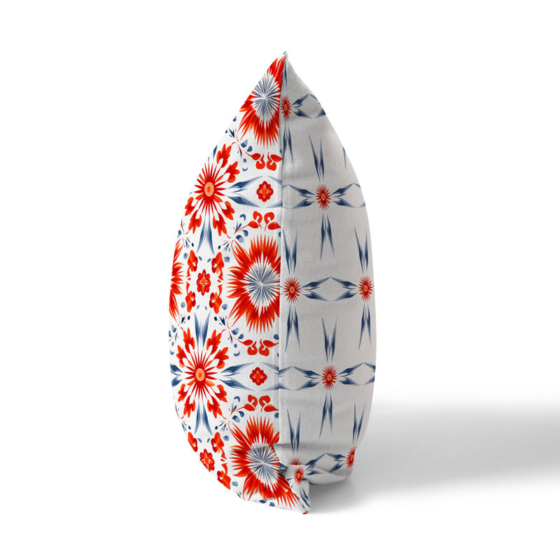 Coussin décoratif intérieur / extérieur Batik Bliss, Rouge / gris floral / géométrique, H 18 po x l 18 po