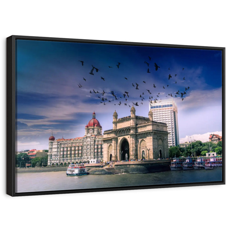 Oiseaux au-dessus de la porte d'entrée de l'Inde, Cadre flottant noir, 40 po x 27 po