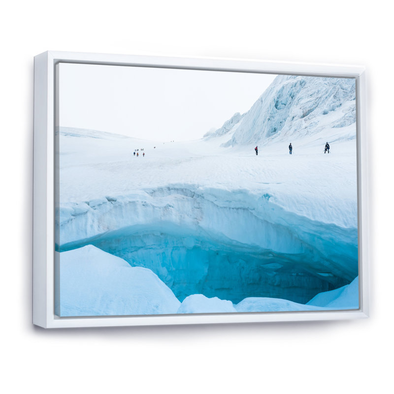 «Iceberg Beauty In Alaska I», reproduction sur toile, H 16 po x l 32 po x P 1 po, Cadre flottant blanc