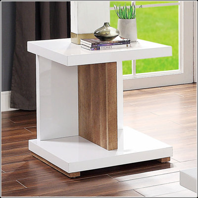 Table de bout moderne et moderne avec un design bicolore, une finition ultrabrillante et des tablettes ouvertes pour le rangement et la présentation