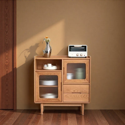 Petite armoire d'appoint rétro et minimaliste