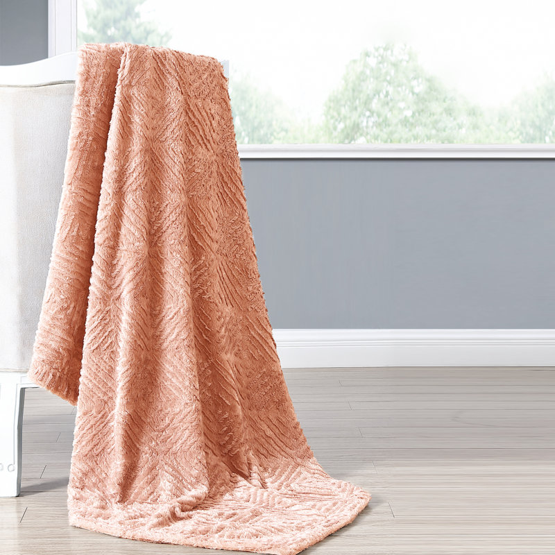Jeté en similifourrure Modern Threads, Rose espagnole