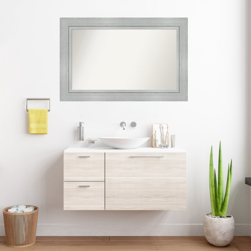 Miroir mural en bois massif Yousef, Rectangle, 28,25 po x 43,25 po
