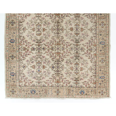 Vintage Floral Design Turkish Area Rug in Neutral Colours. Woolen Handmade Carpet
