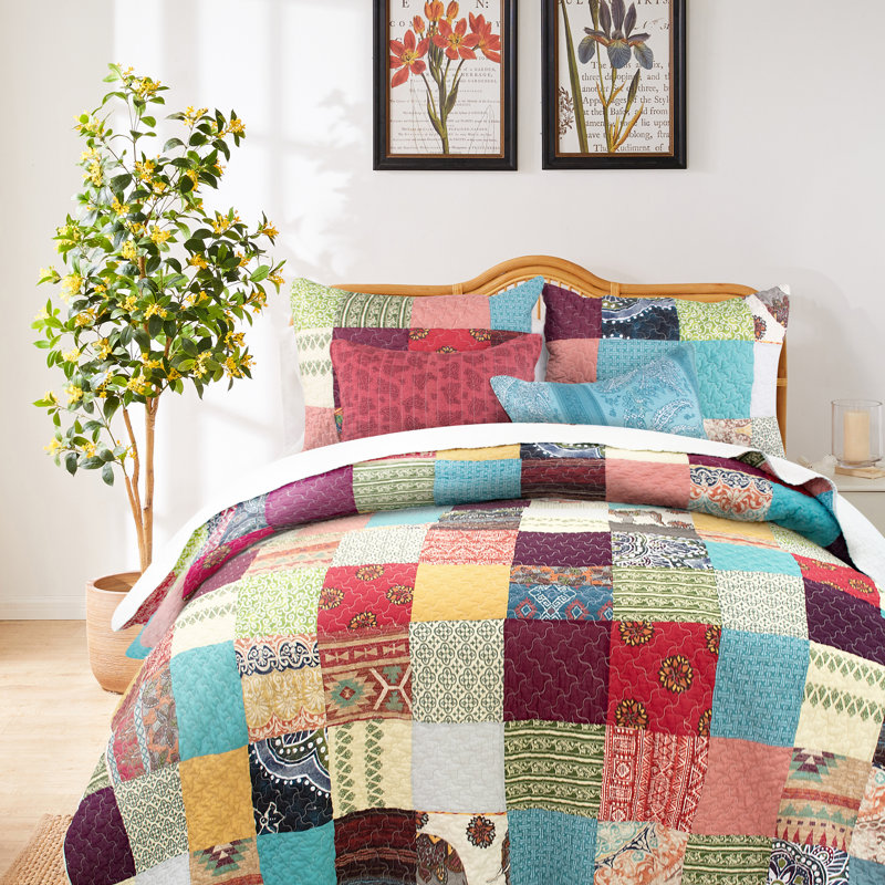 Renee Upcycle Patchwork Quilt Set, King Quilt + 2 King Shams