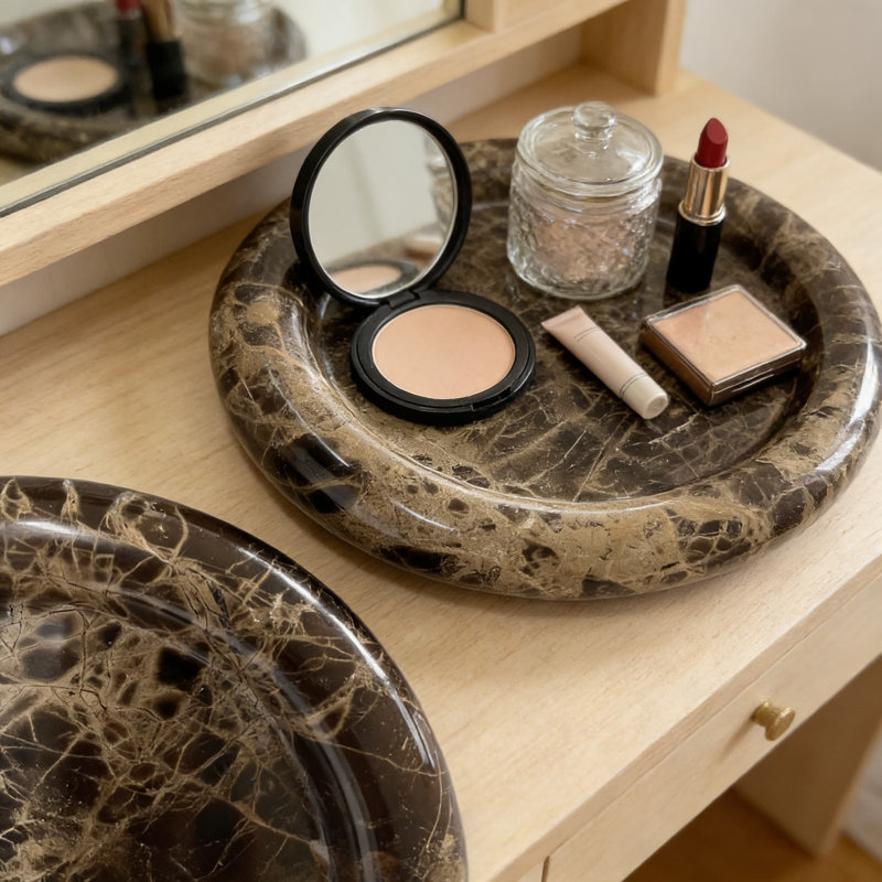 Plateau décoratif en marbre naturel pour bijoux, maquillage et articles essentiels | Plateau rond pour meuble-lavabo avec base antidérapante pour salle de bain, chambre à coucher et table basse