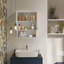 Rangement mural requis au-dessus de la toilette