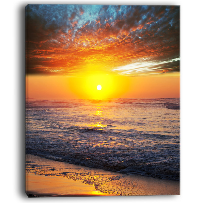 Bright Sunset Over Blue Waters Modern Beach, reproduction de photo sur toile tendue, H 40 po x l 30 po x P 1 po