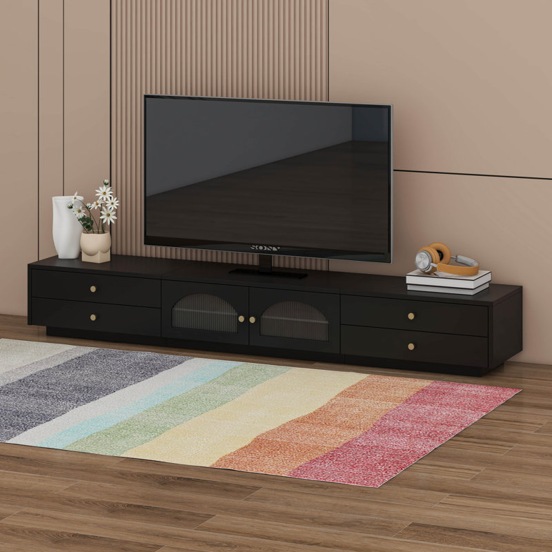 Meuble télé luxueux avec portes en verre cannelé, meuble télé avec tablettes en verre trempé et plusieurs options de rangement