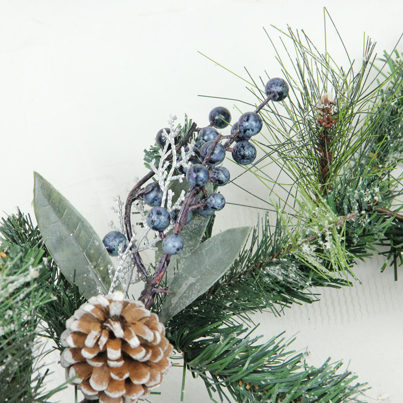 Guirlande de Noël artificielle mixte 6 pi x 10 po pin et bleuets