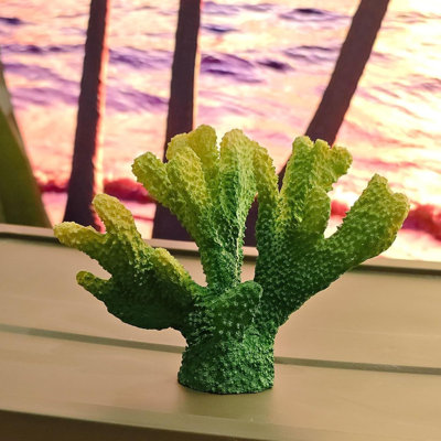 Décoration de table thème de plage en résine vert et jaune corail