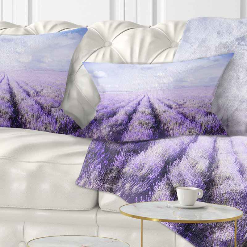 Coussin lombaire imprimé champs de lavande contre ciel