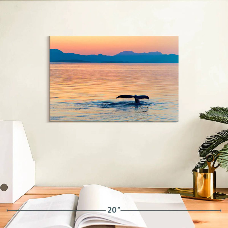 Brampt Whale Dive, 8" H x 12" W