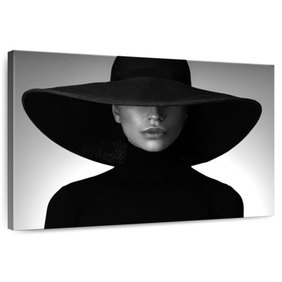 Leisha Noir Belle