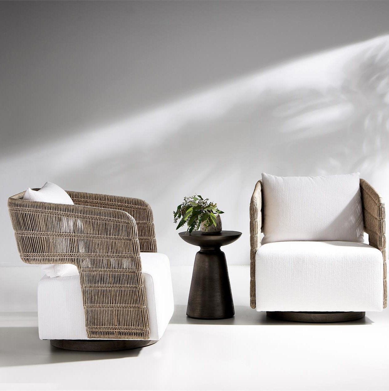 Maldives Swivel Wicker Outdoor Lounge Chair, Gray