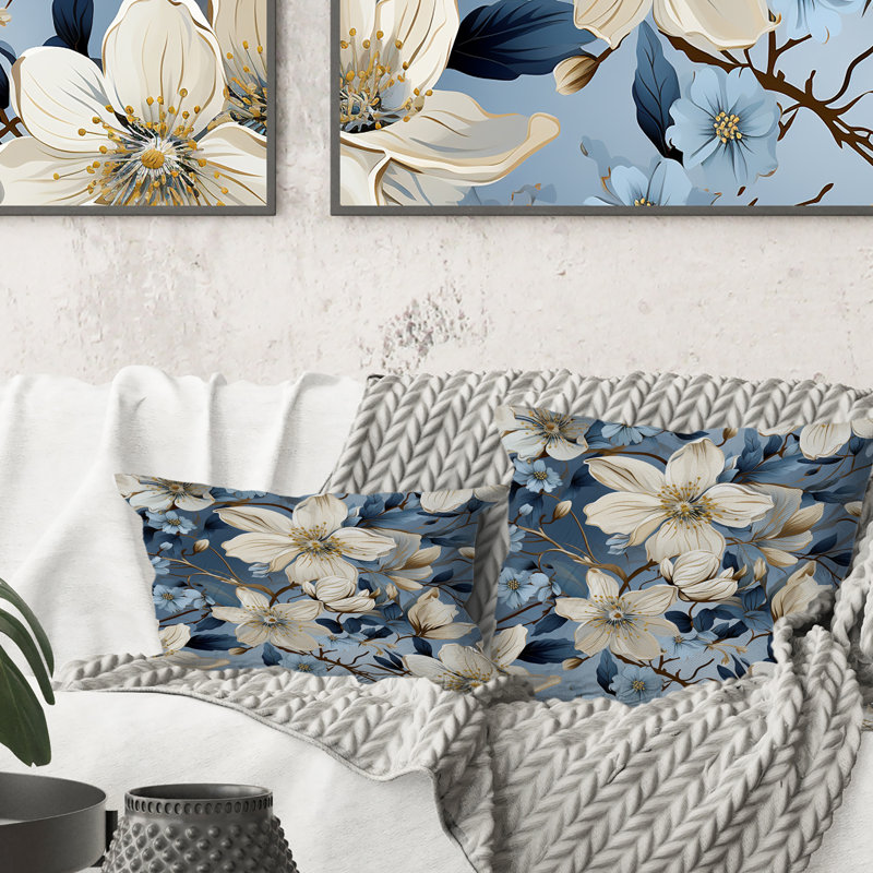 Coussin décoratif à motif floral bleu rétro Finesse II, H 18 po x l 18 po