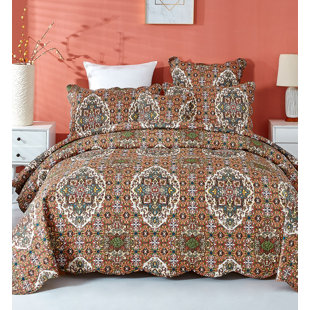 Persian-Inspired Geometric Quilted Bedspread Set – Reversible Lightweight Bedding with Ornate Floral Patterns