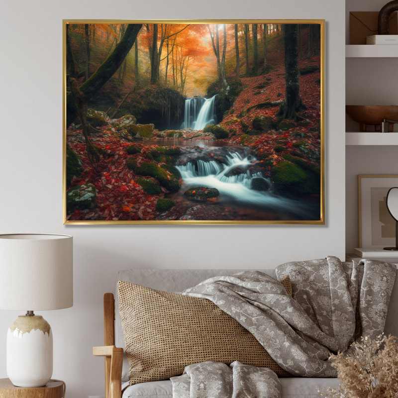 Chute d'eau en automne I - reproduction, H 30 po x l 40 po x P 1,5 po, Cadre flottant doré