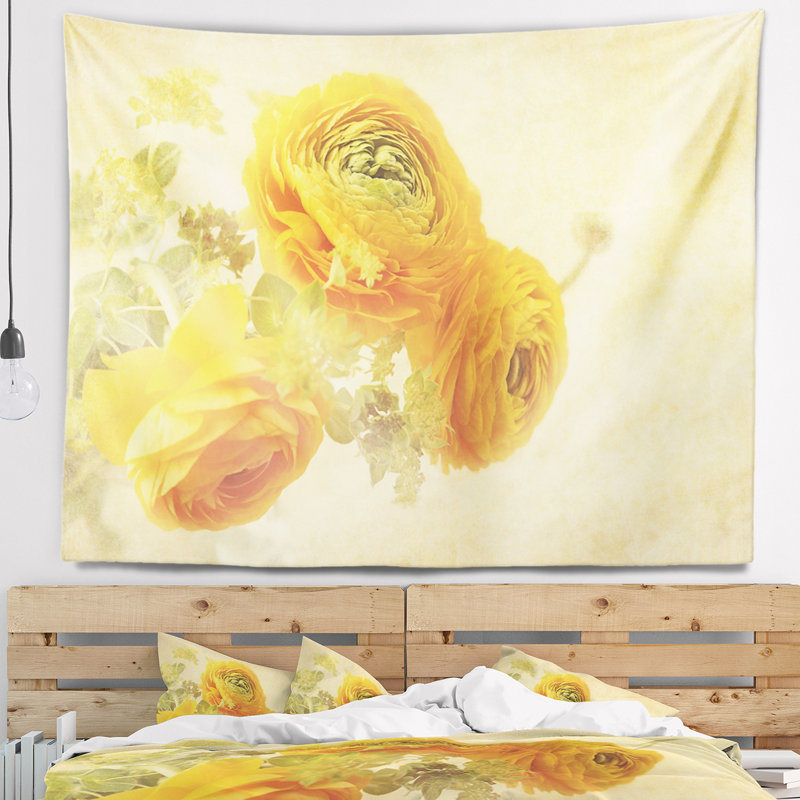 Bouquet de fleurs de renoncule jaune, H 50 po x l 60 po