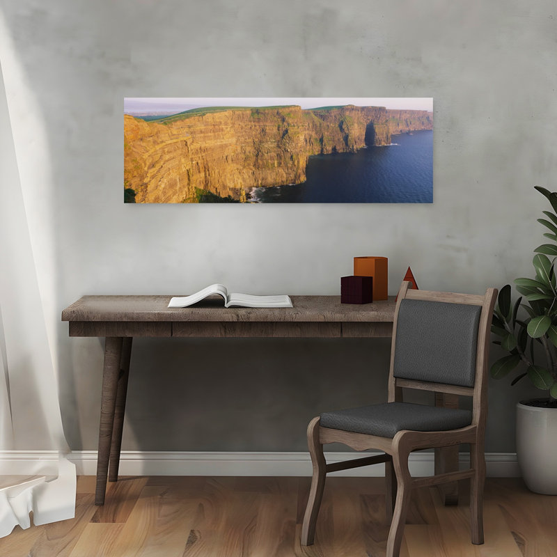 Vue de haut angle des falaises, falaises de la mère, comté de Clare, République d'Irlande, art mural abstrait contemporain, océan