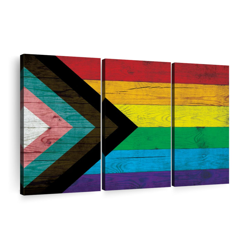 «Modern Pride Flag on Wood», reproduction de toile tendue 3 pièces, H 33 po x l 20 po