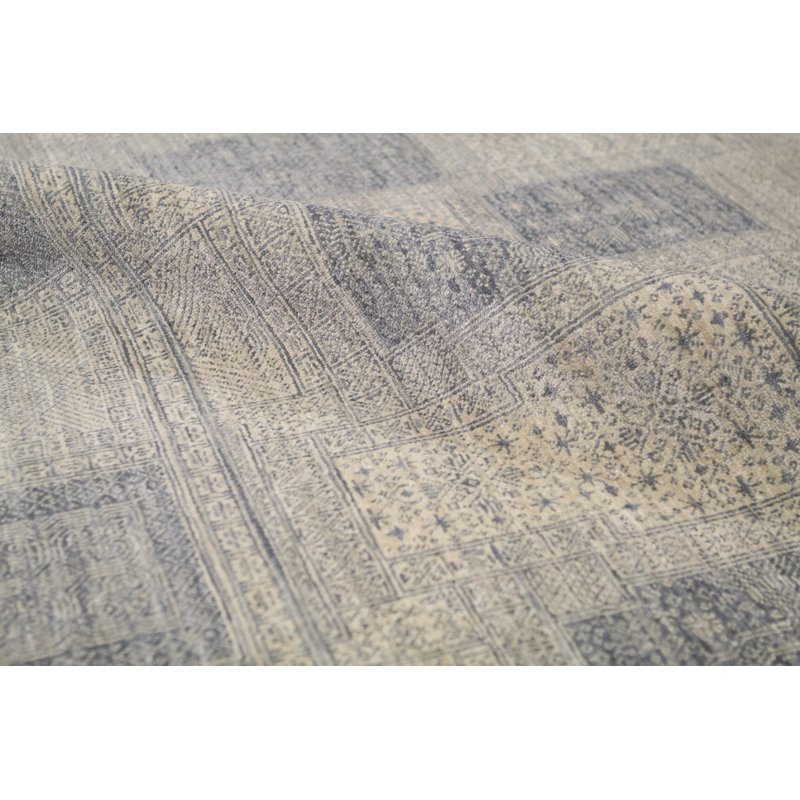 Signature Wool Oriental Area Rug