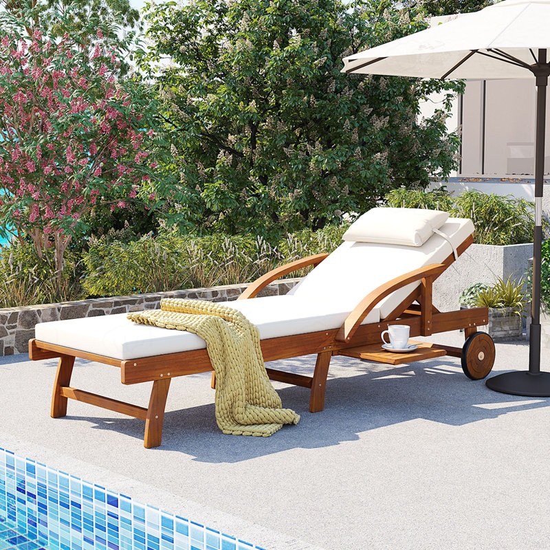 Chaises longues d'extérieur en bois d'acacia, Beige