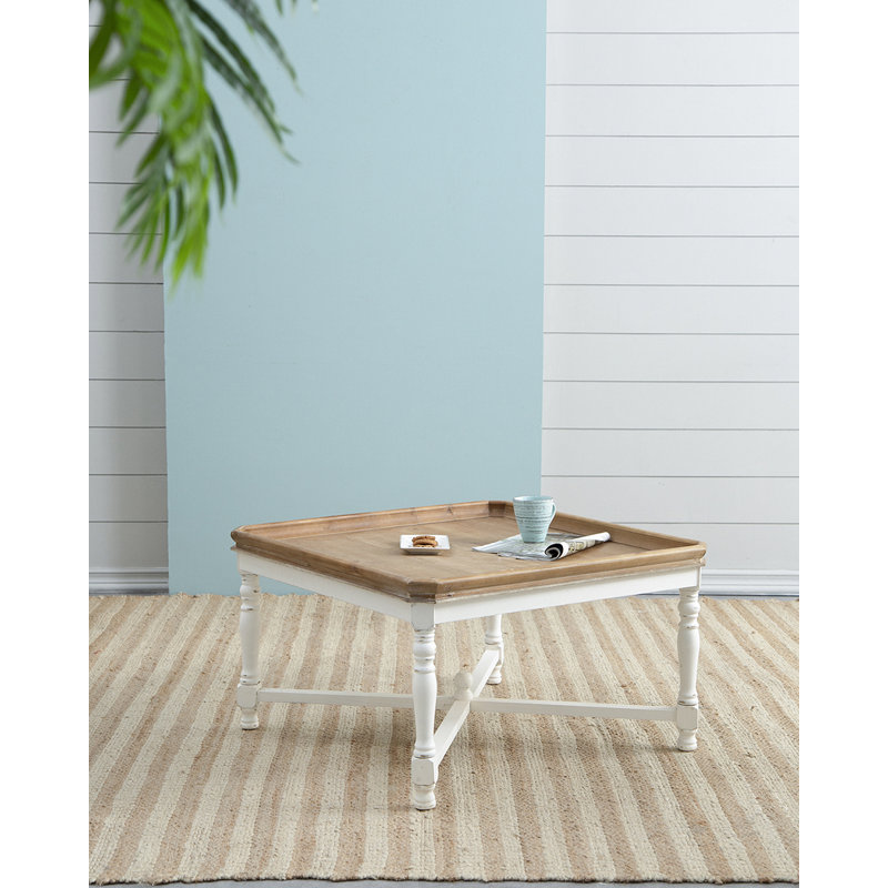 Table basse à 4 pieds